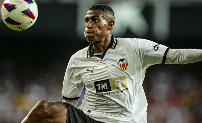 El Arsenal presenta su segunda oferta por Mosquera y el Valencia se abre a negociar