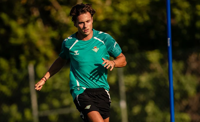 Sesión vespertina del Betis con la incorporación de nuevos efectivos