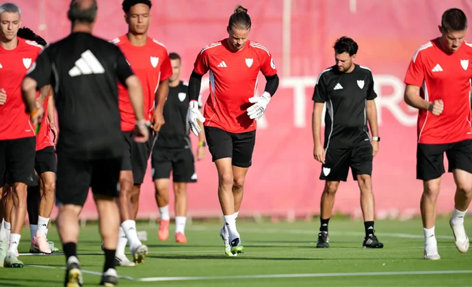 El Sevilla recupera a los internacionales en el entrenamiento de hoy