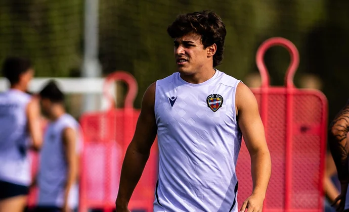 El parte médico oficial de Carlos Álvarez revela una pubalgia