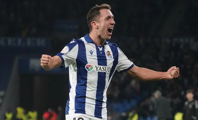 Levante y Real Sociedad, en negociaciones avanzadas por Jon Ander Olasagasti