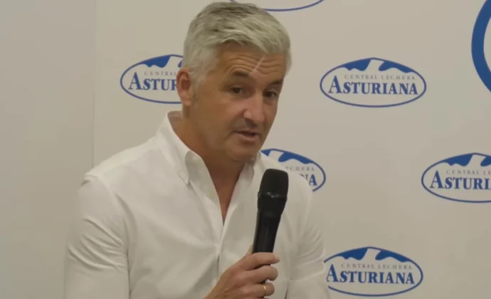 Suárez y Lleida analizan el mercado del Real Oviedo y no esconden el interés en Maksimovic y Lomonaco