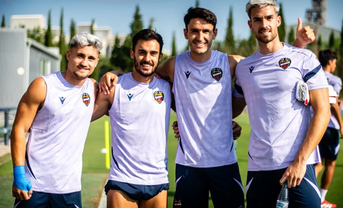 El Levante completó la sesión del martes sin el lesionado Carlos Álvarez