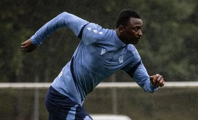 Sadiq se incorpora al grupo. Zakharyan y Carlos continúan al margen