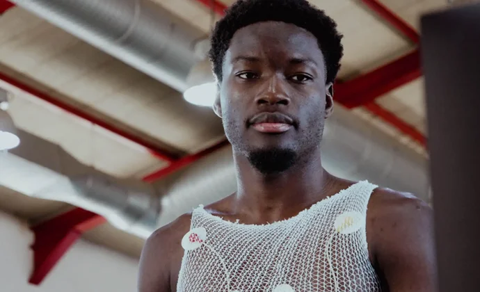 Agoumé pasa revisión médica, pero se pierde la sesión vespertina