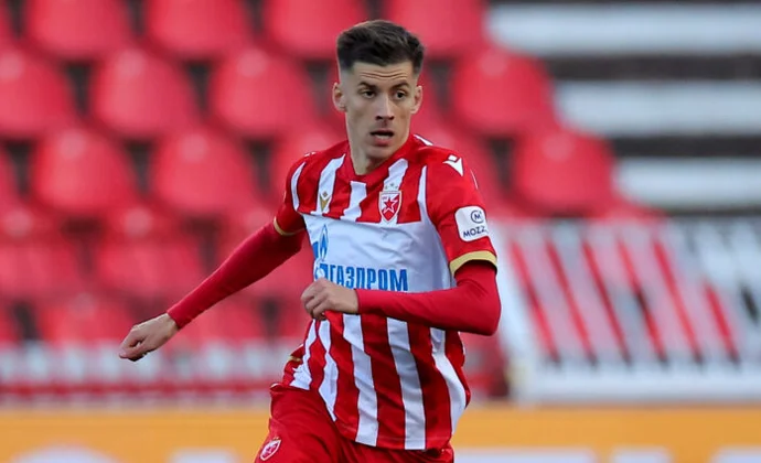 El Oviedo negocia el fichaje de Luka Ilić, mediapunta del Estrella Roja