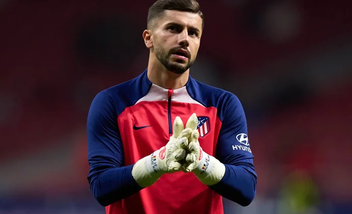 Acuerdo entre Atlético y Real Oviedo por la cesión de Moldovan