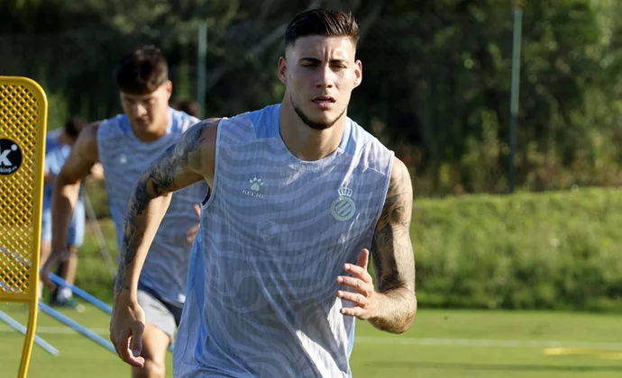 Roberto, principal novedad en la primera sesión del Espanyol en Navata