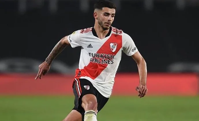 Elche CF intensifica las negociaciones para fichar a Santiago Simón