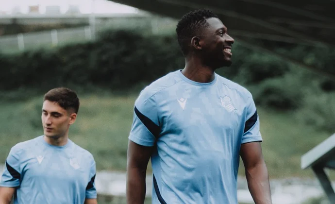 Zakharyan y Kubo, únicas bajas en el entrenamiento de este jueves