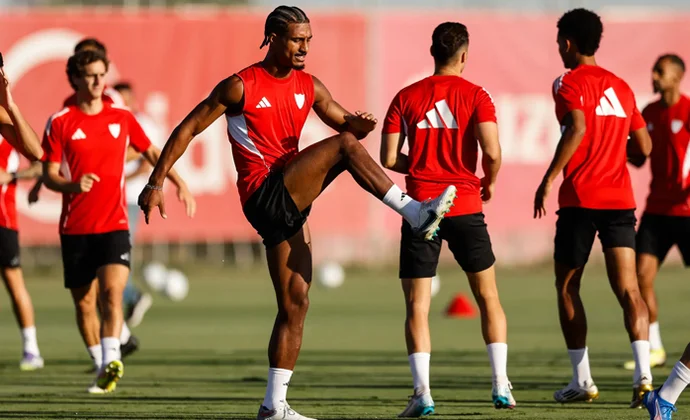 Agoumé, Joan Jordan y Nianzou, únicas bajas en el entrenamiento del viernes
