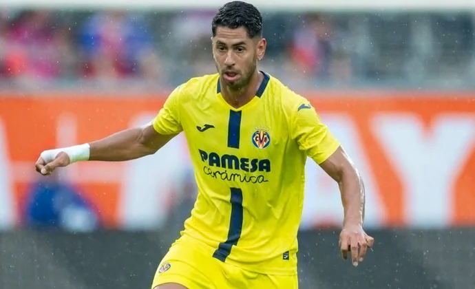 Ayoze pide el cambio por molestias en el primer amistoso