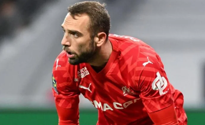 Pau López acepta la oferta de contrato del Betis tras desvincularse de Toluca