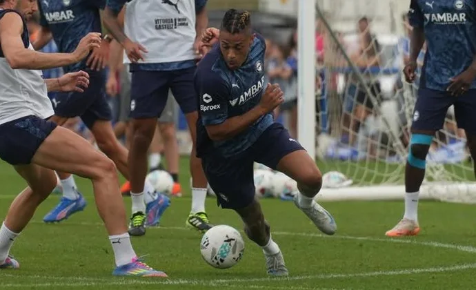 Mariano convence a Coudet y se quedará una semana más a prueba