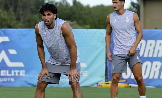 Cabrera se suma al grupo tras perderse el primer amistoso por molestias