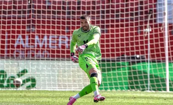 Intercambio de porteros entre Levante y Almería: el club granota a por Luís Maximiano