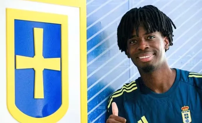 Ovi Ejaria se incorpora a prueba con el Real Oviedo en El Requexón