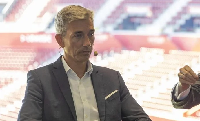 Alfonso Díaz confirma la negociación del Valencia por Copete