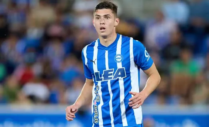 El Estrasburgo insiste por Panichelli: nueva oferta de 16,5 millones al Alavés