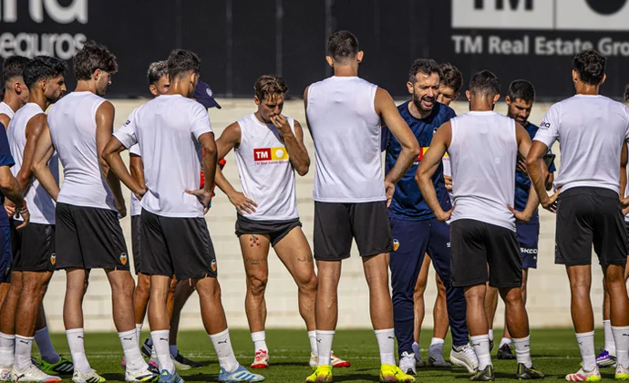 El Valencia sigue preparando el segundo amistoso con la baja de Alberto Marí
