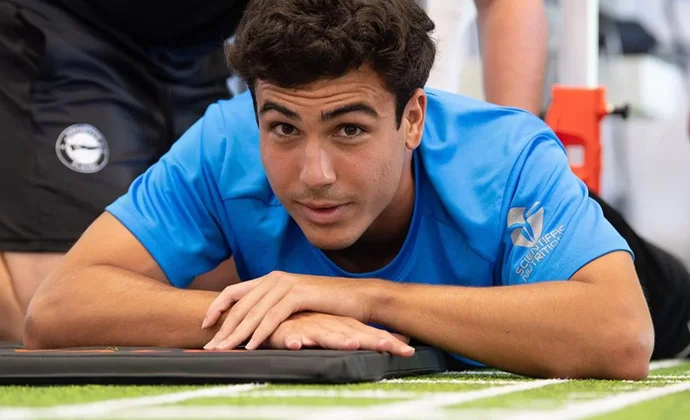 Levante y Elche esperan la decisión de Manu Sánchez tras solicitar la cesión