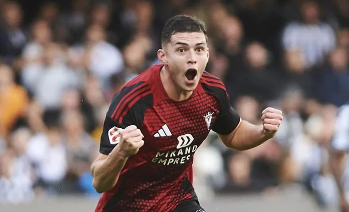 El Alavés cierra la venta de Panichelli tras lograr que el Strasbourg incluya variables