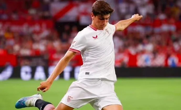 Calma en Sevilla con Juanlu Sánchez: su salida al Nápoles, apalabrada pero pendiente de Osimhen