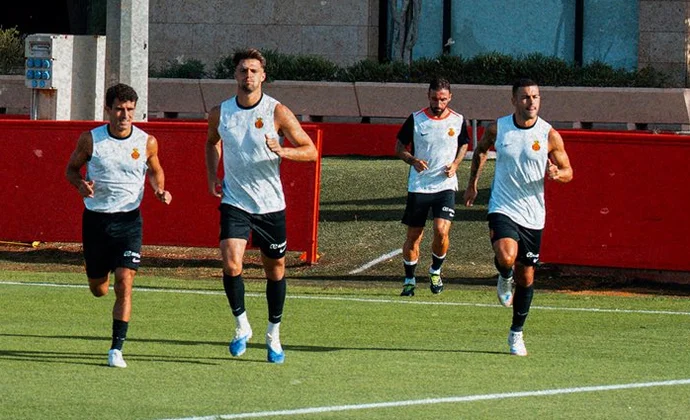 El Mallorca entrena sin Copete, que no se ejercitó con el grupo este viernes