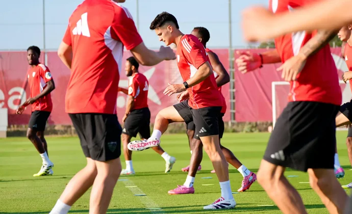 Loic Badé se suma a la enfermería en el entrenamiento de hoy
