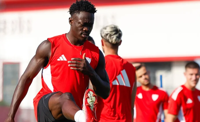 El Sevilla retoma el trabajo sin Badé ni los cuatro lesionados