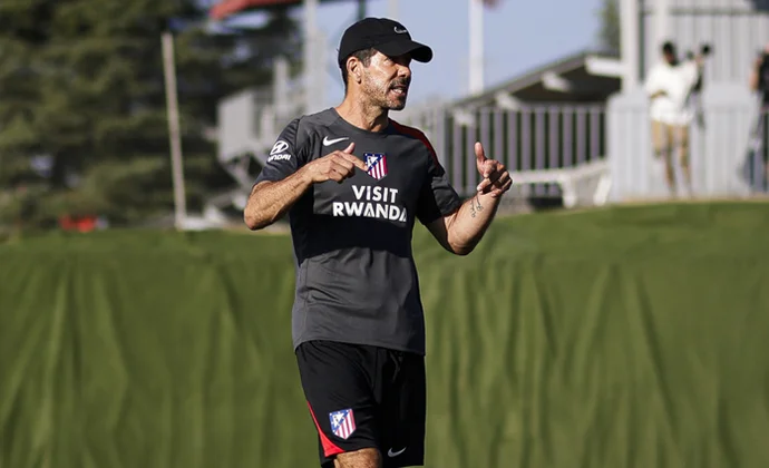 Giménez sigue al margen y hay gestión de cargas para otros cinco jugadores