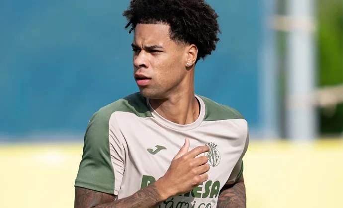 Buchanan ya se ejercita nuevamente con el Villarreal