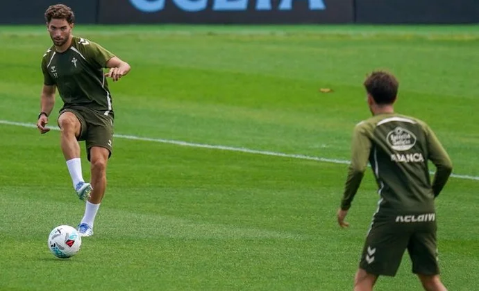 Javi Rodríguez no entrena con el Celta por una posible fractura nasal