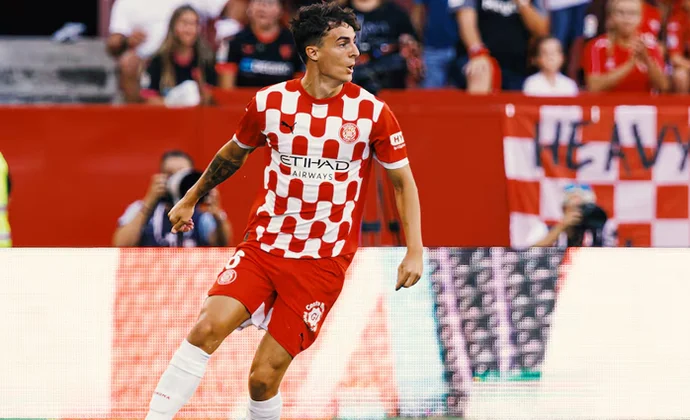 El Girona declara cedible a Alejandro Francés y aparecen los primeros pretendientes