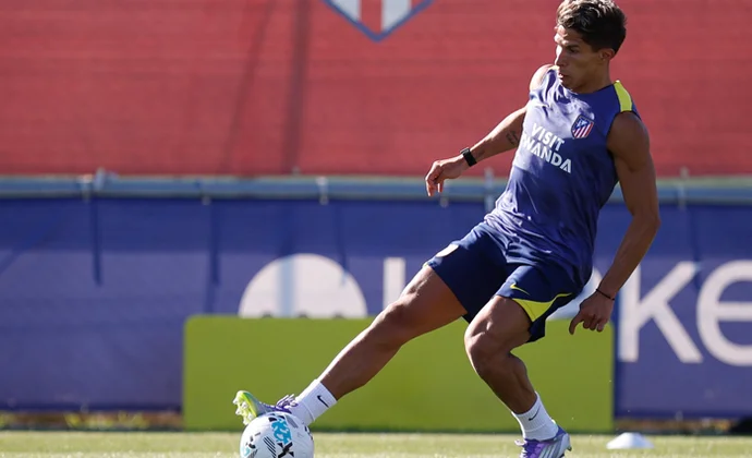 Simeone ensaya once de gala para el primer amistoso