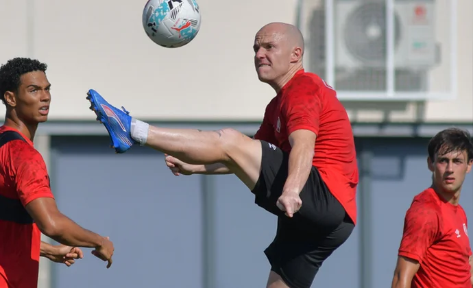 Nteka, Mumin y Camello, bajas en el entrenamiento del jueves