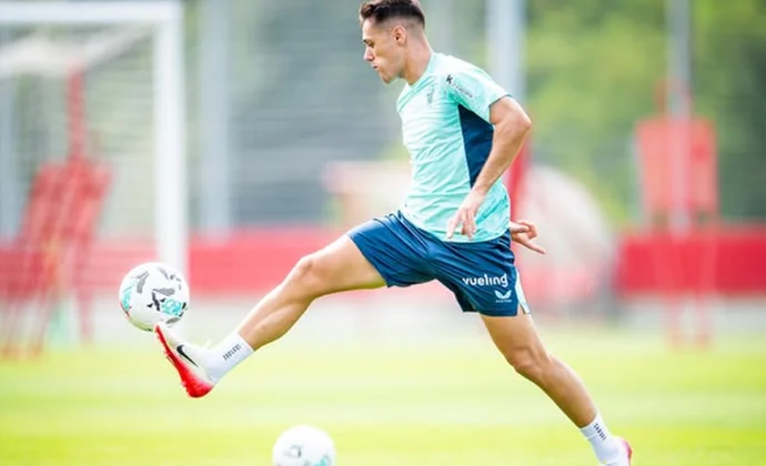 Valverde apuesta por Izeta para cubrir la baja de Sannadi durante la Copa África