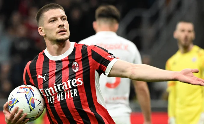 Jovic todavía no ha decidido y el Real Oviedo mantiene la espera