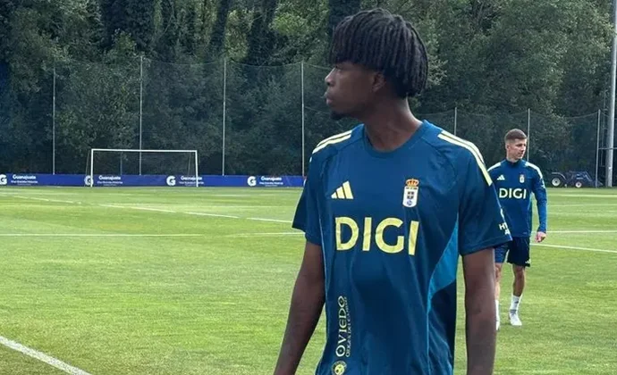Ovie Ejaria convence y el Real Oviedo medita hacerle contrato