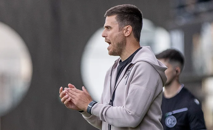 Lisci se olvida de la defensa de cinco casi por obligación