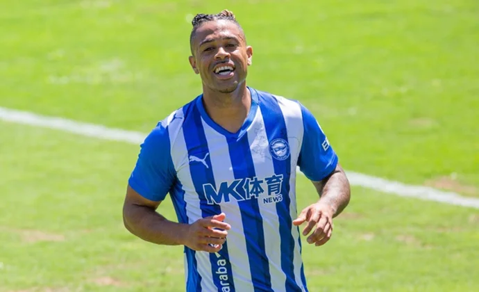 El Alavés cierra el fichaje de Mariano tras completar el periodo de prueba con éxito