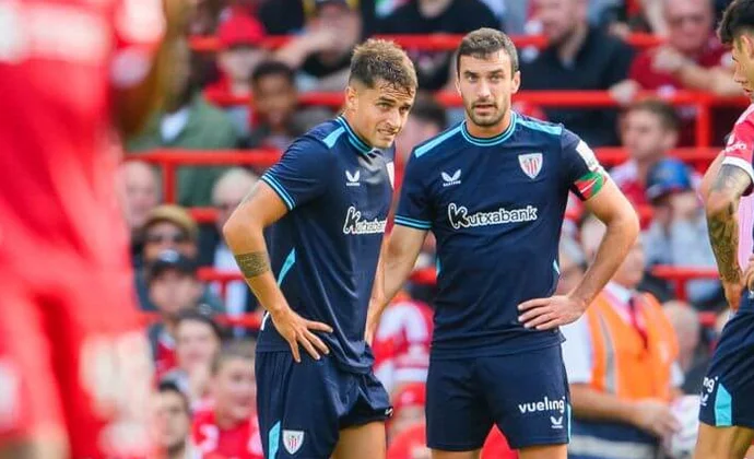 Beñat Prados se lesiona en el primer duelo en Anfield