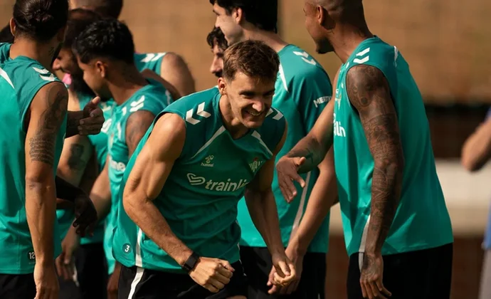 Diego Llorente inicia su incorporación progresiva al grupo y Deossa completa su primera sesión