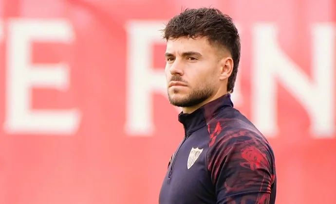 Sevilla y Deportivo negocian el traspaso de Álvaro Fernández