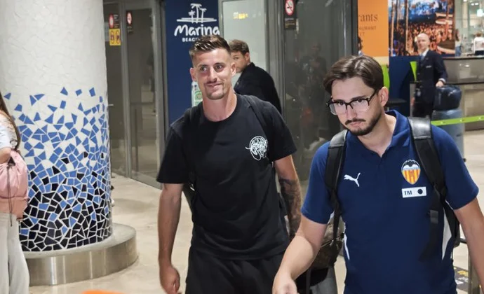 El Valencia cierra el fichaje de Baptiste Santamaría por 2 millones en variables