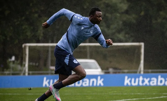 Sadiq tiene ofertas de cesión de Valencia y Elche sobre la mesa