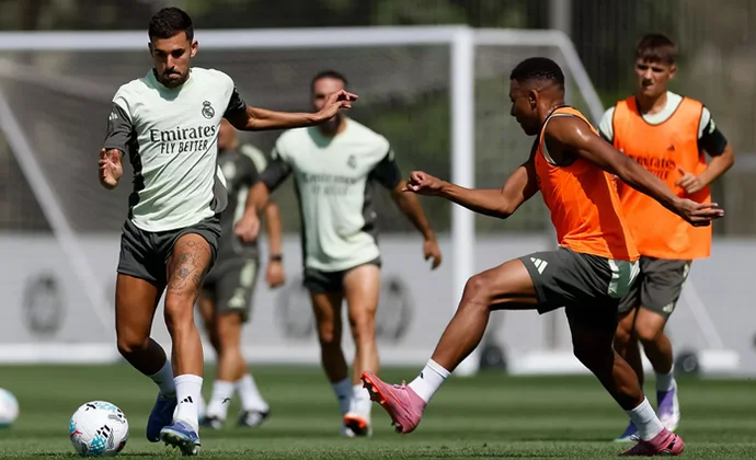 El Real Madrid sigue preparando el amistoso contra el Tirol sin los tres lesionados ni Mastantuono
