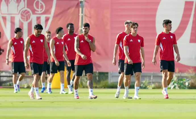 El Sevilla se ejercitó este viernes sin los seis lesionados