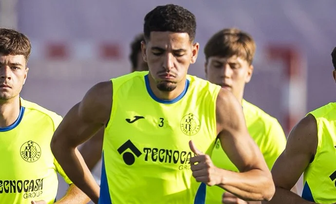 Abqar necesita tiempo para ponerse a tono y Diego Rico se ofrece como central de emergencia