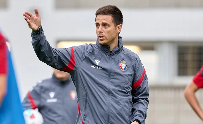 Lisci tira al monte: defensa de cinco para cerrar la pretemporada